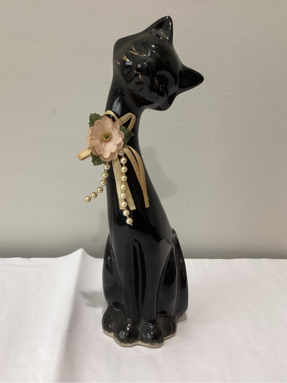 Vtg. Mid-Century Modern ceramic black cat figurine heavily reminiscent